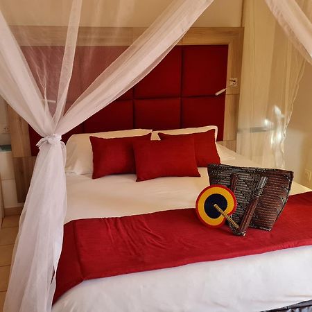 Le Souimanga Bleu Saly Bed & Breakfast Oda fotoğraf