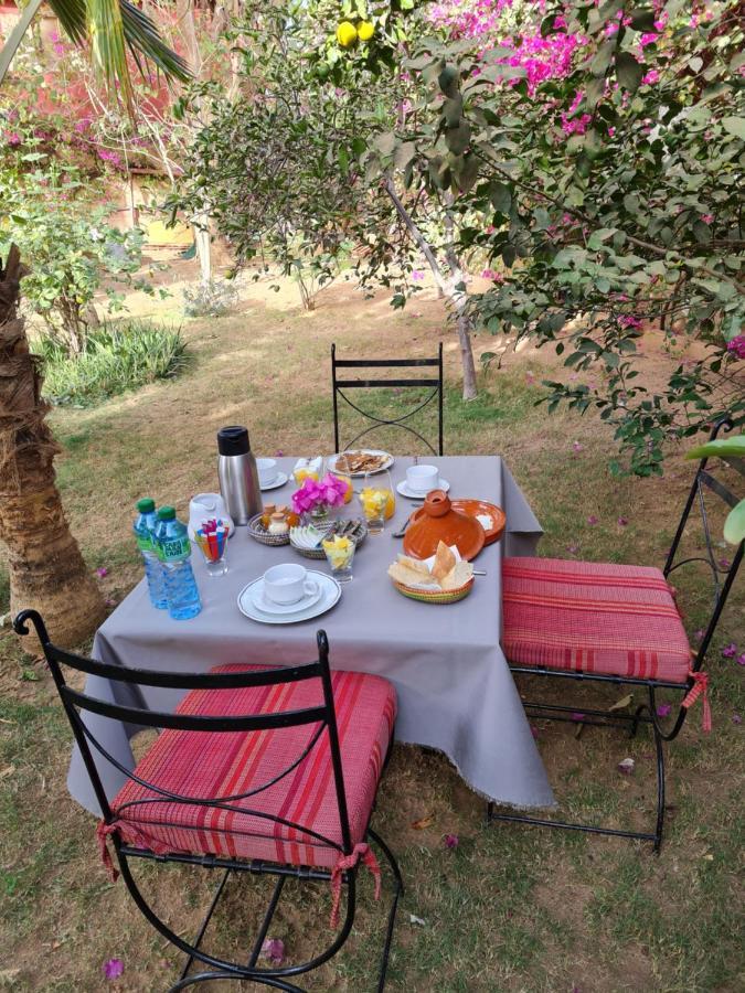 Le Souimanga Bleu Saly Bed & Breakfast Dış mekan fotoğraf