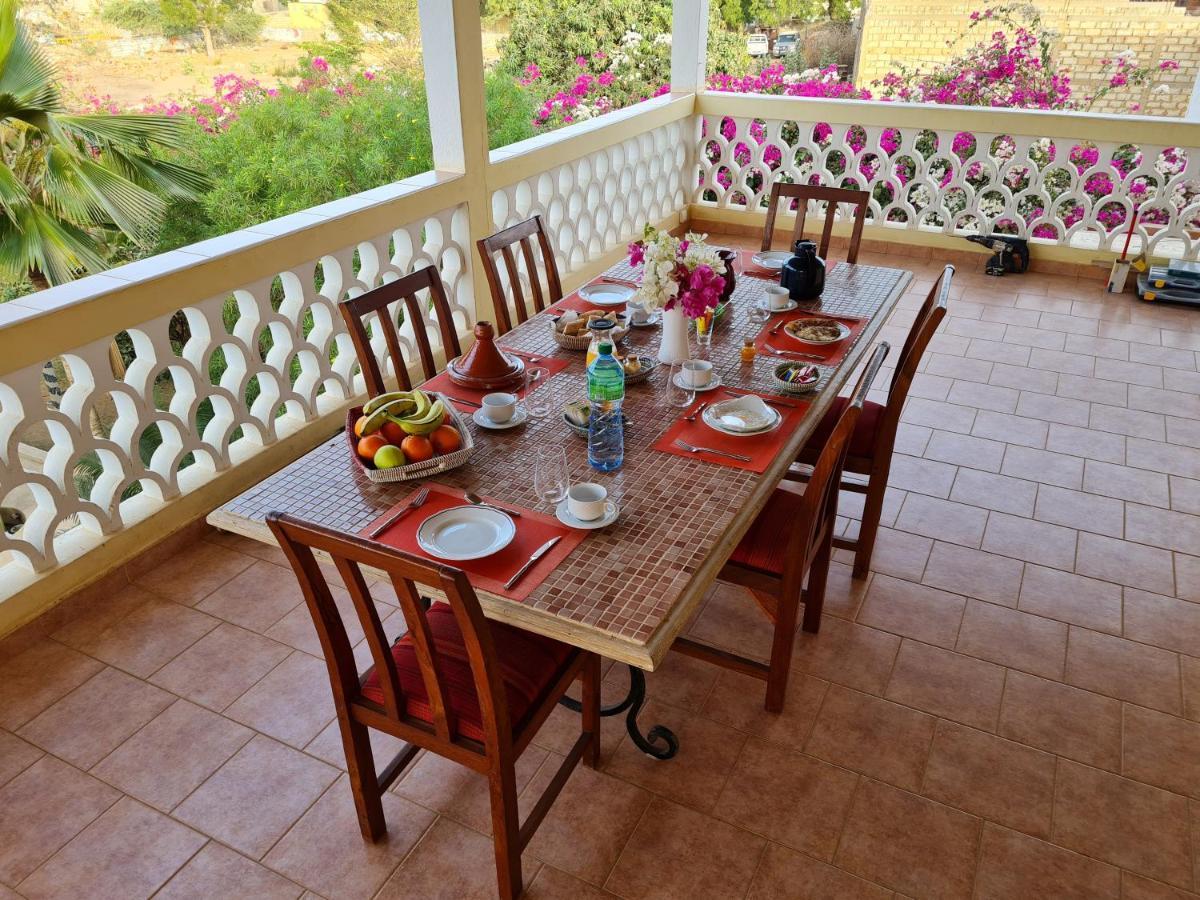 Le Souimanga Bleu Saly Bed & Breakfast Dış mekan fotoğraf
