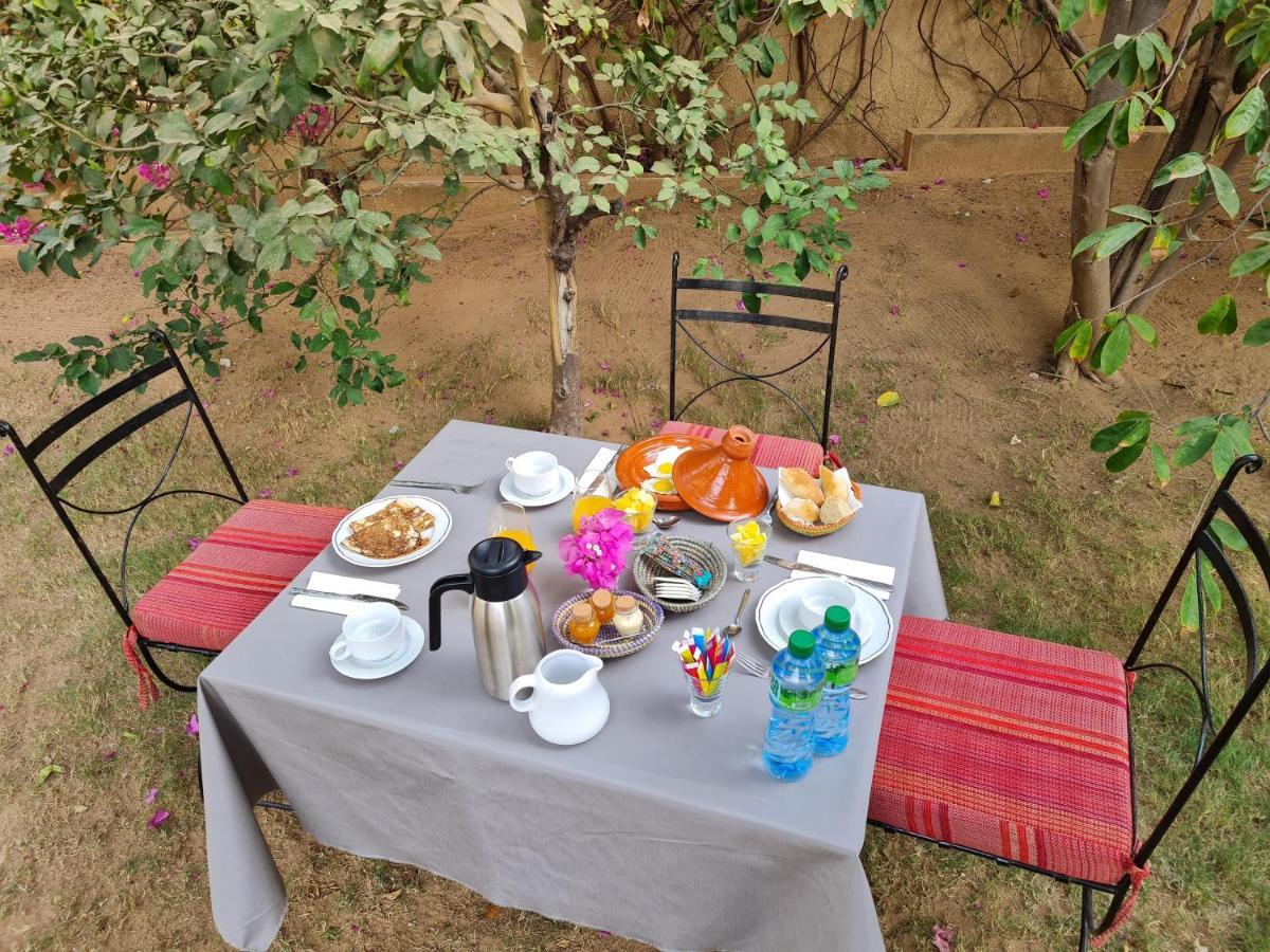 Le Souimanga Bleu Saly Bed & Breakfast Dış mekan fotoğraf