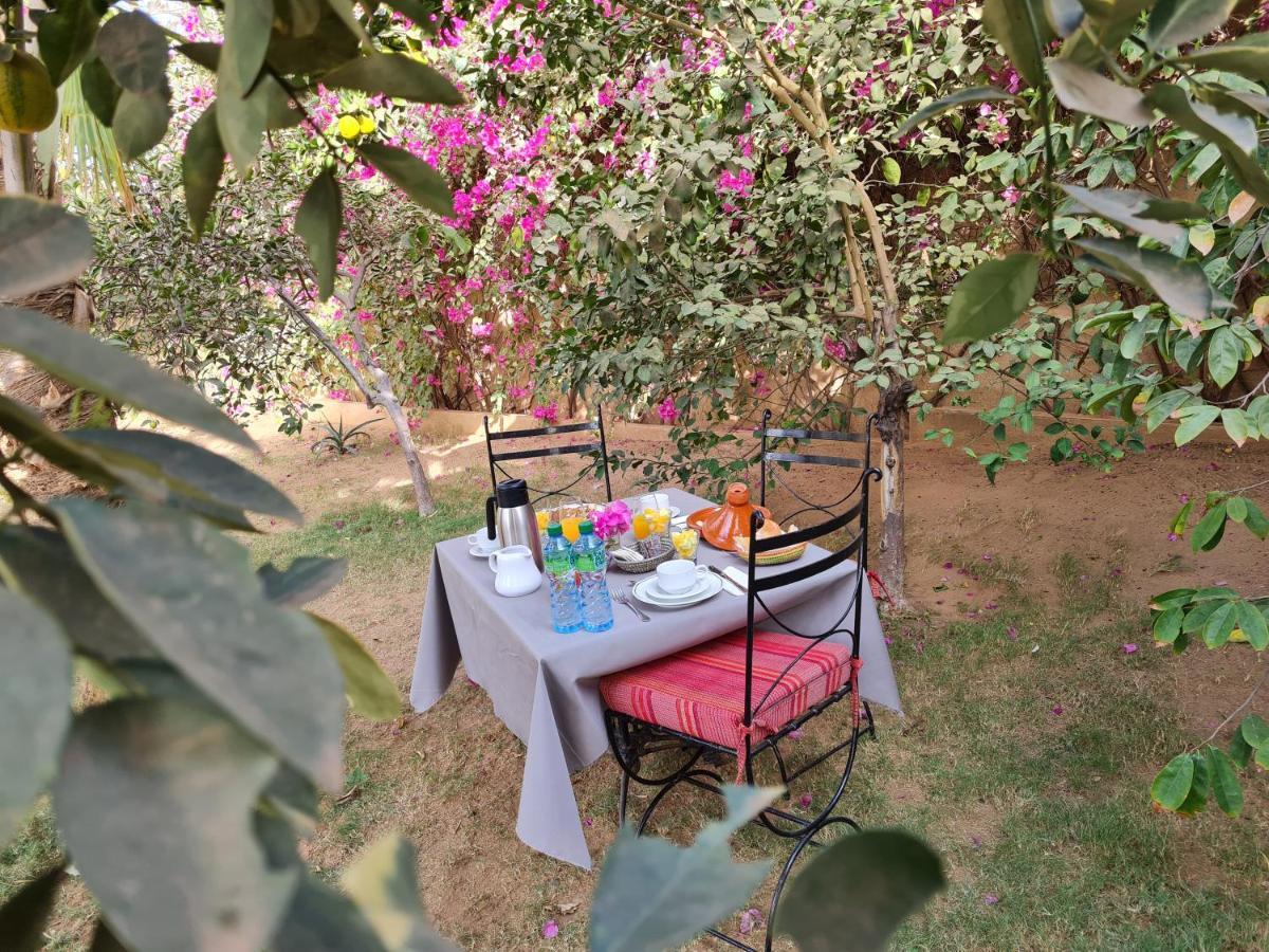 Le Souimanga Bleu Saly Bed & Breakfast Dış mekan fotoğraf